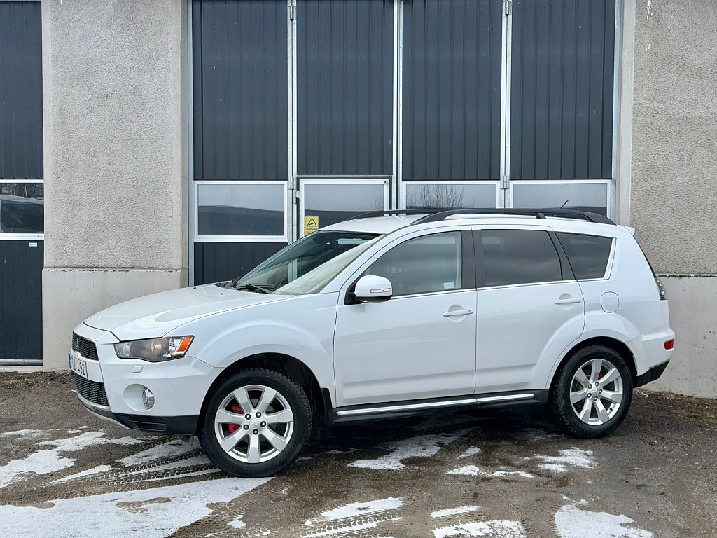 Mitsubishi Outlander 2.2 Di-D AWC TC-SST Comfort Dragkrok Automat 