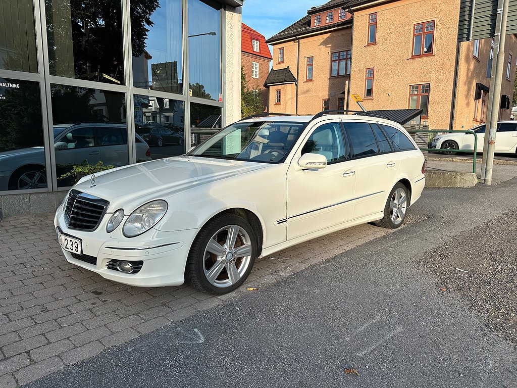 Mercedes-Benz E 320 T CDI 4MATIC Aut  Avantgarde / Taklucka