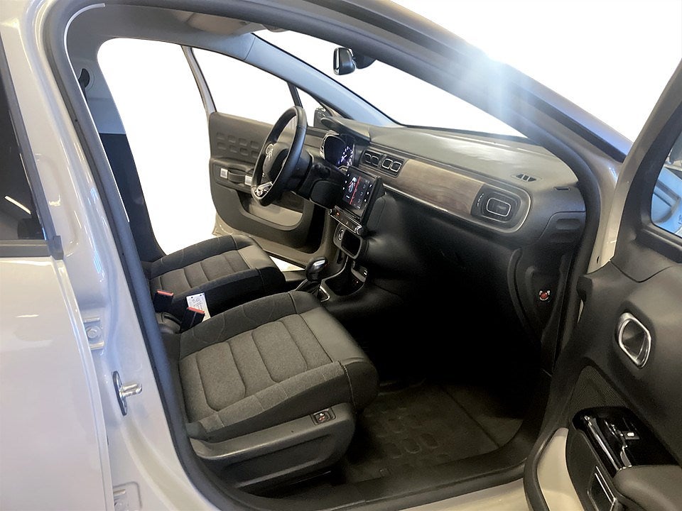 Bild på Citroën C3 Shine 1.2 PT 110hk Aut - EN ÄGARE,P-SENSORER BAK