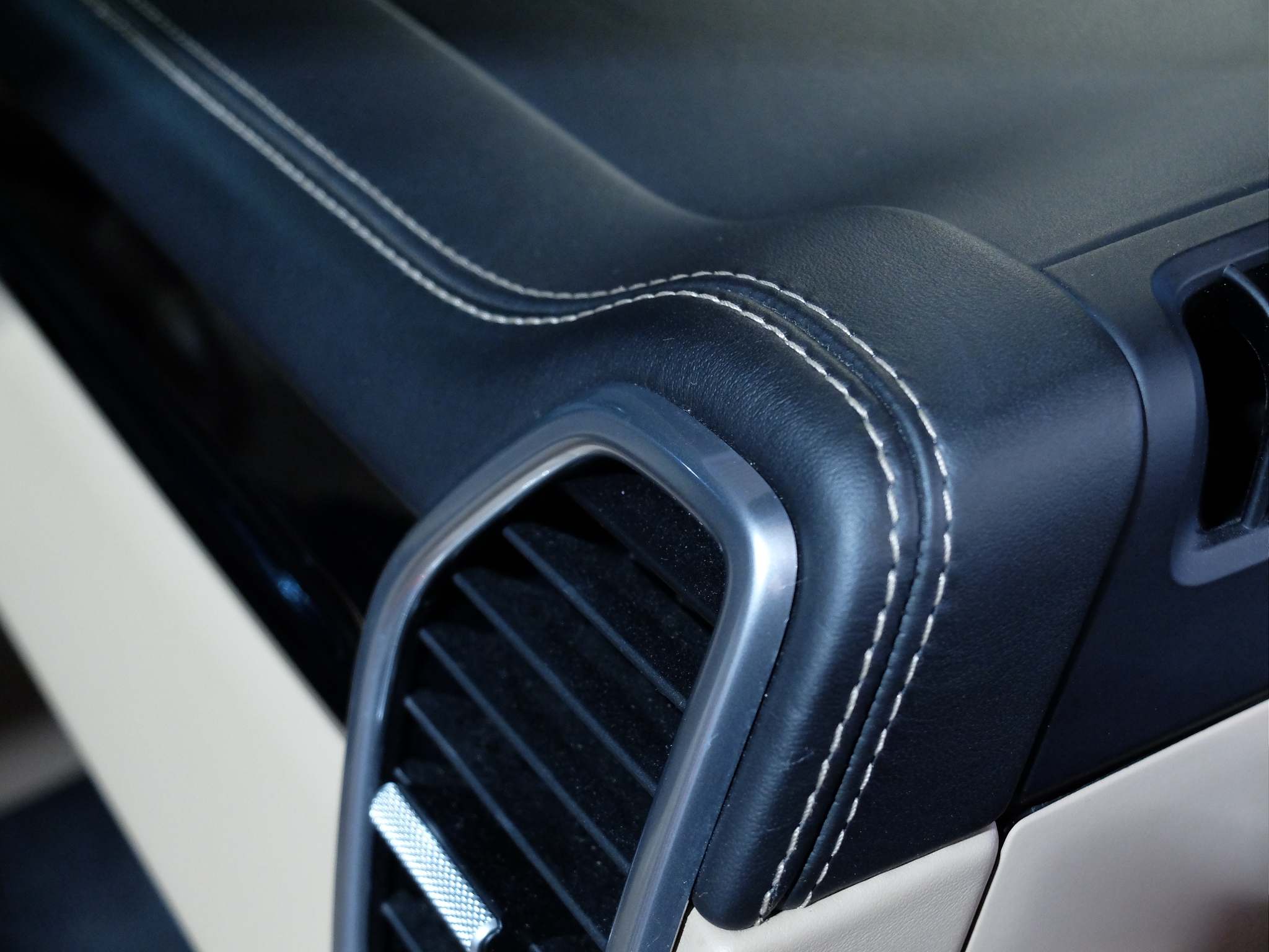 Porsche Cayenne S Coupé TipTronic S PASM 2020, kuva 7/10