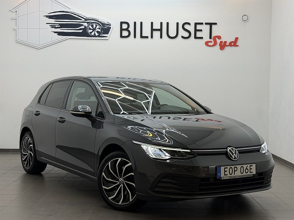 Volkswagen Golf 1.0 TSI 110hk Värmare/Navi/BkameraKrok/Carplay
