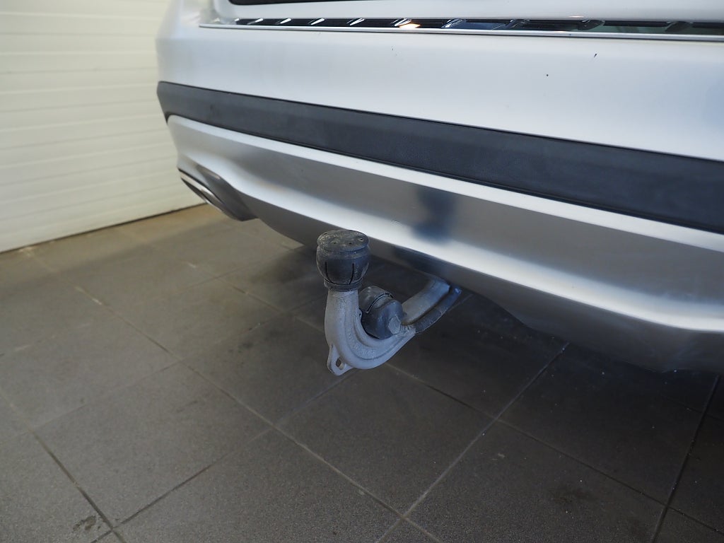 Mercedes-Benz GLA 200 156hk Urban Line |Dragkrok| Panorama|Backkamera| 2016