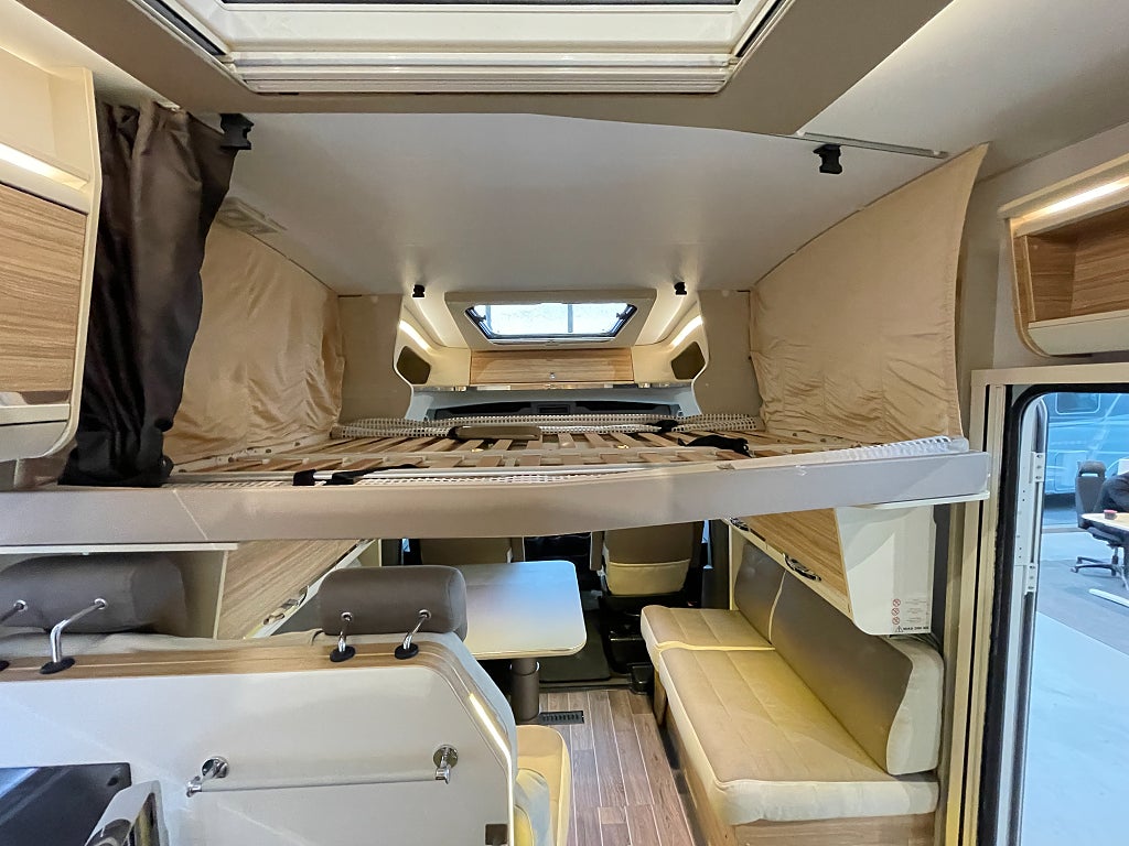 Adria Matrix Supreme 687 SL /ALDE/Solcell/Taksäng/Kedja/5 bältad/  - Adria