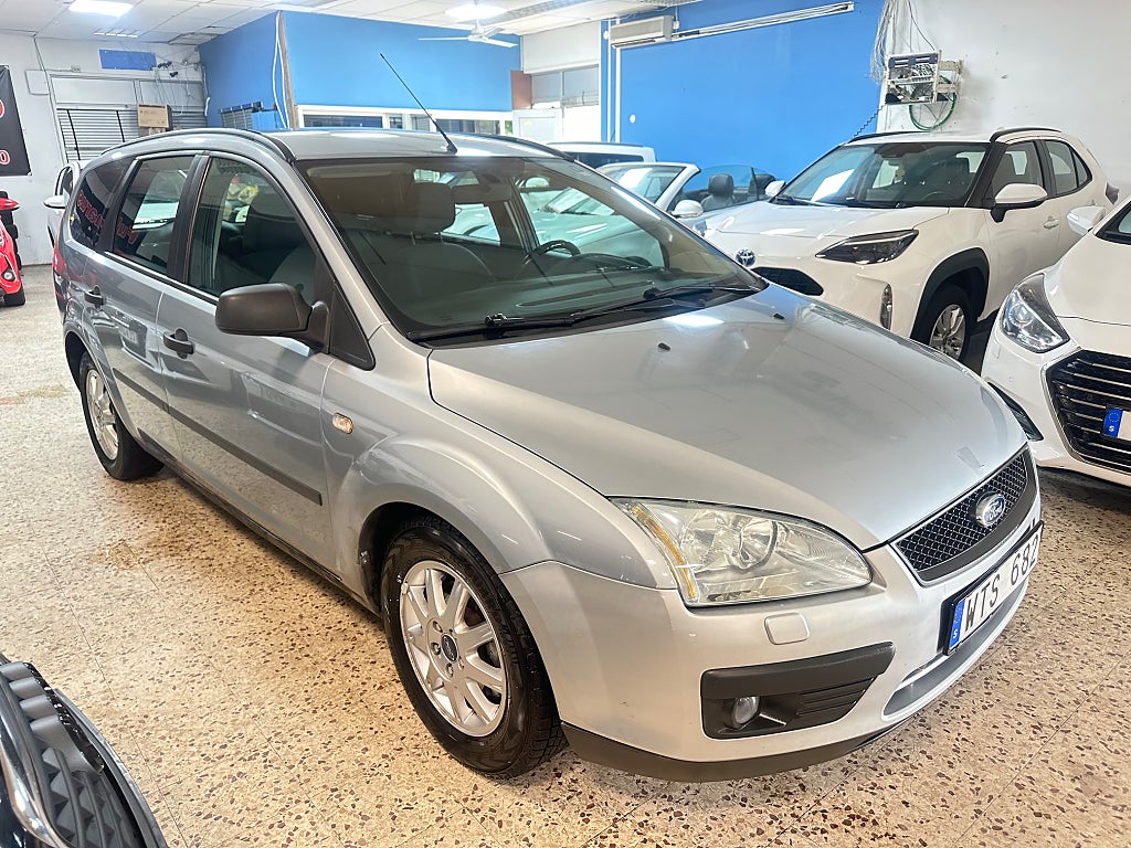Ford Focus 1.6 Ti-VCT Ny Besiktigad & Ny  Servad 