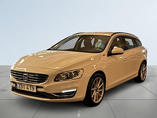 Volvo V60 D5 Twin Engine AWD Momentum Drag/MoK/S&V/Psens/Rattvärm – bild 16