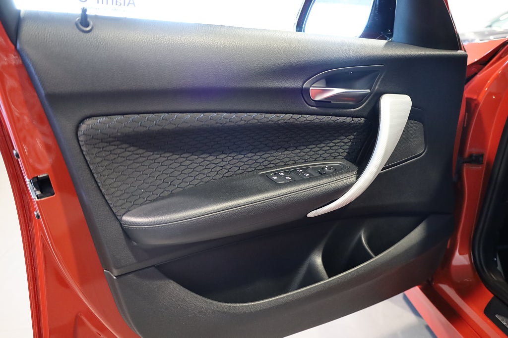 BMW 116i 5-dörrars M Sport Connected PDC Blåtand Rattvärme