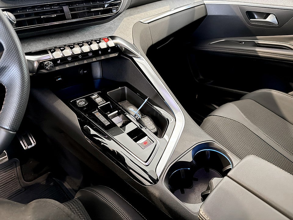 Bild på Peugeot 3008 GT 1.2 PT 130hk Aut B-KAMERA CARPLAY