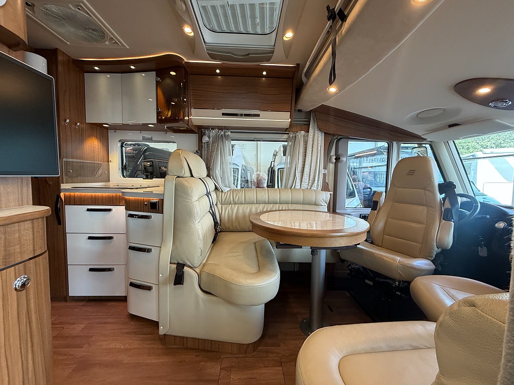 Hymer B 704 PremiumLine *Hydrauliska Stödben*AC*