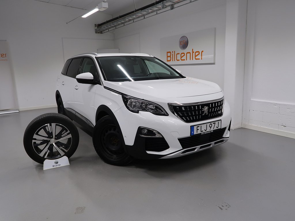 Peugeot 5008 *3,99% RÄNTA* 1.5 V-Däck ingår 7-sits Drag-Carplay-Cockpit-Parks