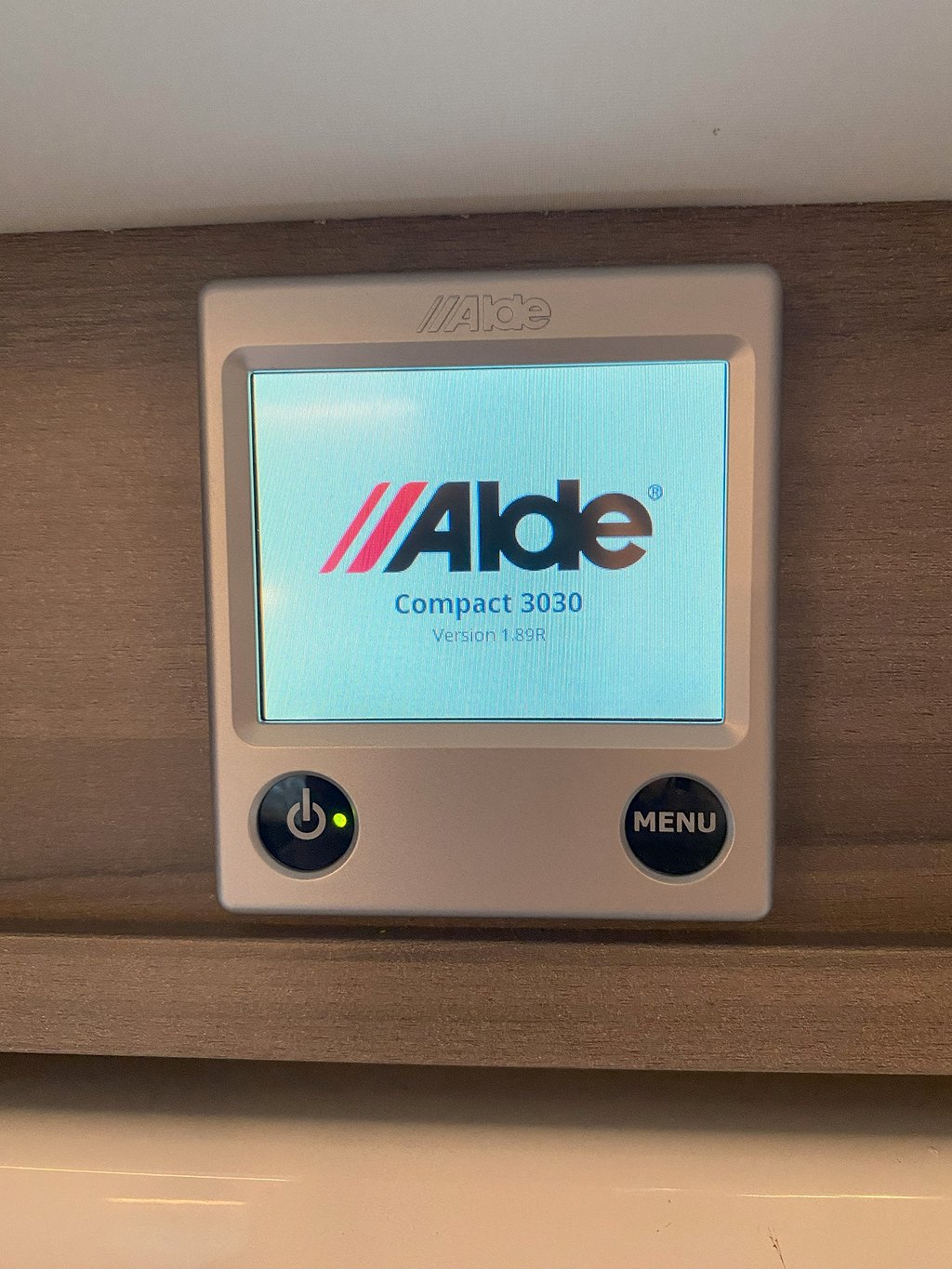 Kabe Estate 470 GLE / AC / Solcell / ALDE / Markis - Kabe