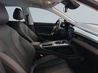 MG 5 Long Range 61.1 kWh Luxury Pvärm Garanti 360° SoV MOMS – bild 10