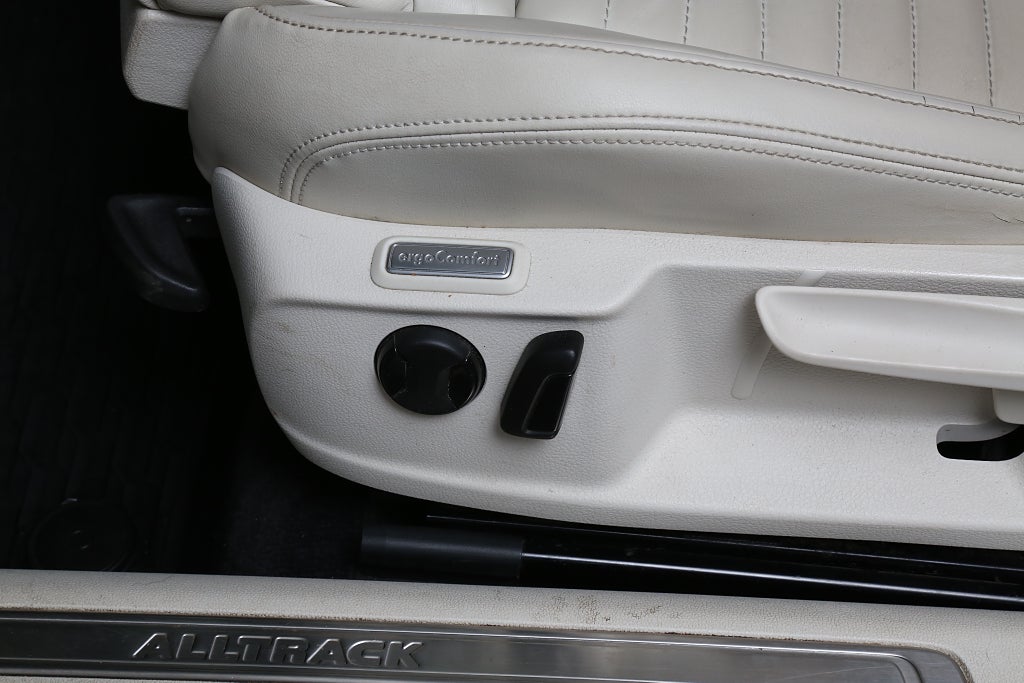 Volkswagen Passat Alltrack 2,0 TDI 190hk 4M Executive DSG Navi Skinn Värmare Drag