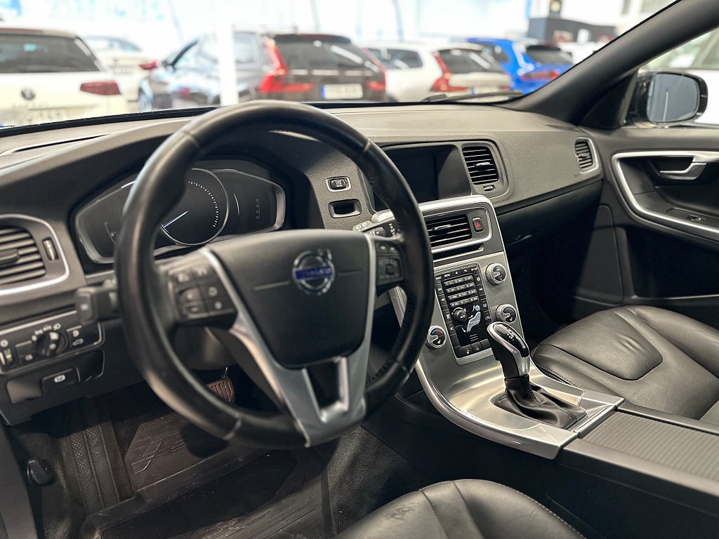 Volvo V60 Cross Country D4 AWD Geartronic Summum/P-Sensorer/