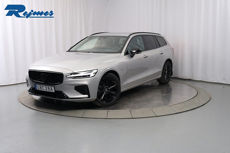 Volvo V60 T6 Plus Dark Nordic Edition/360/H&K/Dragkrok