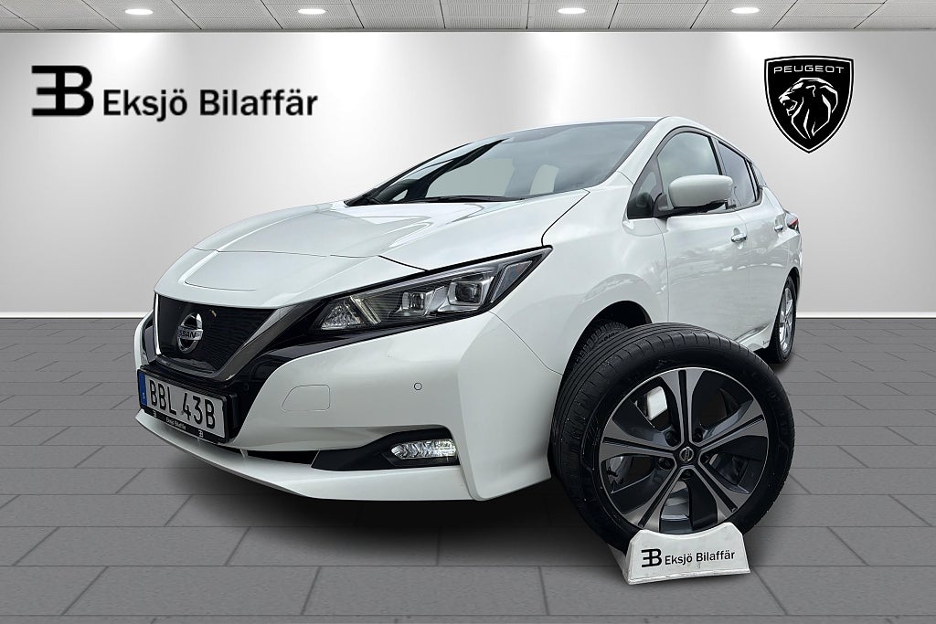 Nissan Leaf N-Connecta 40 kWh Automat *Sommar och Vinterdäck*