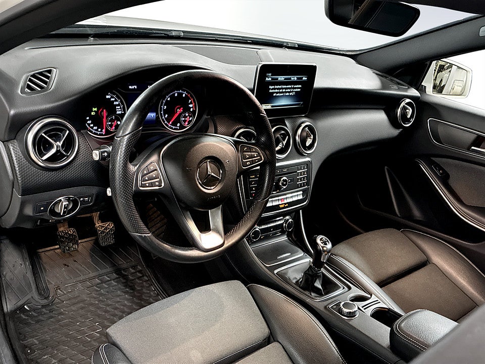 Bild på Mercedes-Benz A180 Style Line 122hk B-KAMERA 