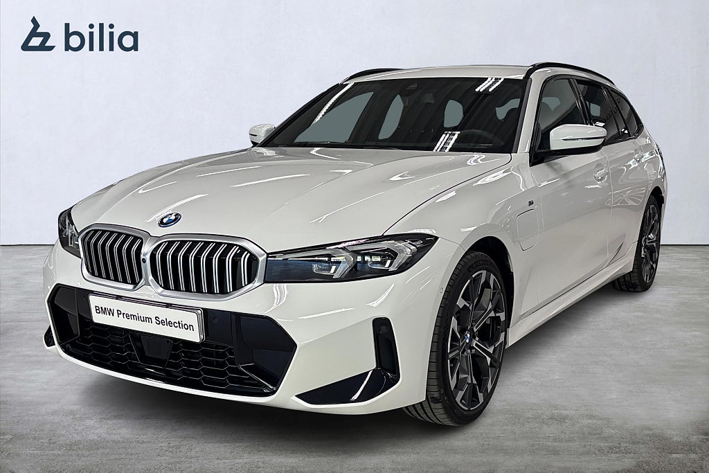 BMW 330e xDrive Touring M-Sport | Aktiv farth. | Innovation | Drag | H&K