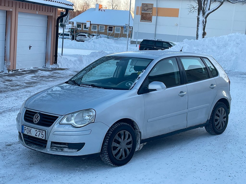 Volkswagen Polo 5-dörrar 1.4 NYA VINTERDÄCK 