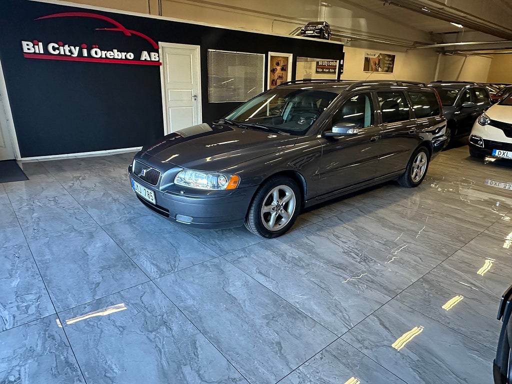 Volvo V70 2.4 (170hk) Classic Momentum paket / Nyservad & Ny Besiktad 