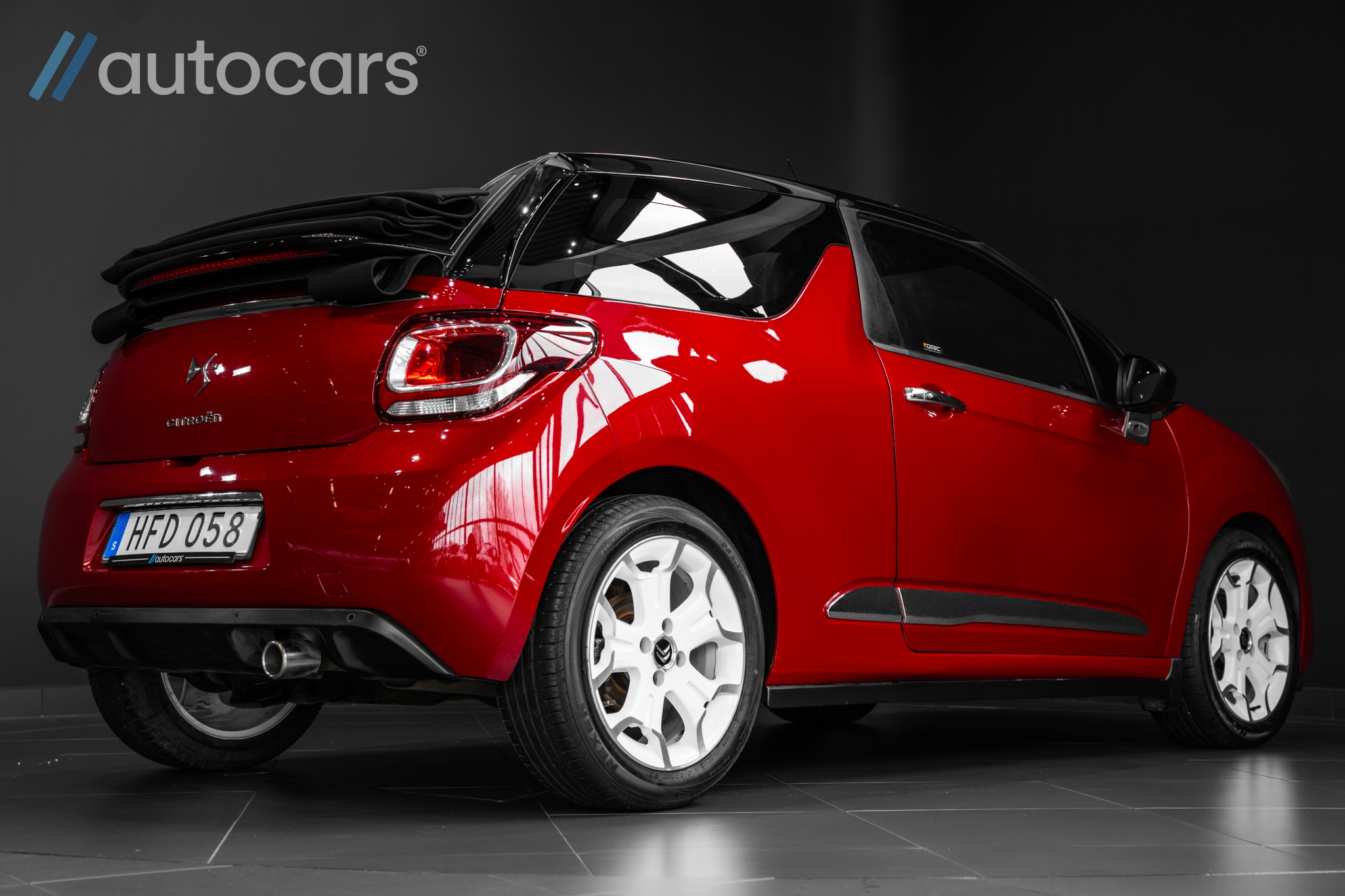 Citroen DS3 Cab 1.6 e-HDi Airdream 2013, bild 3/56