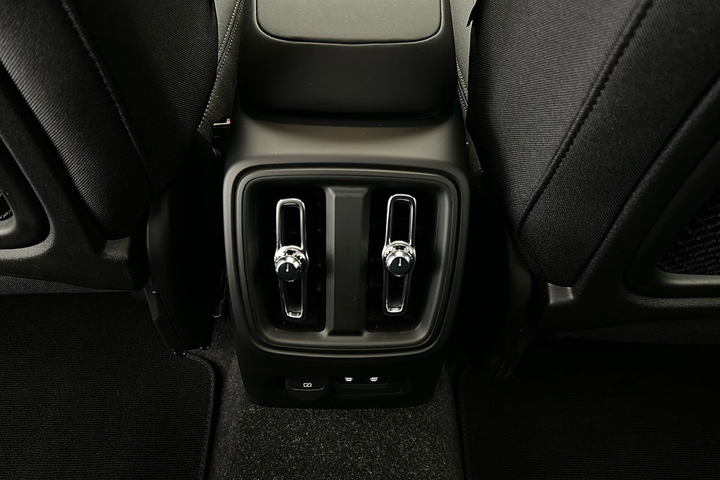 Volvo C40 Recharge Twin, 408hp, 2024