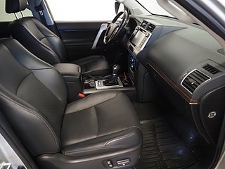 SUV Toyota Land Cruiser 14 av 29