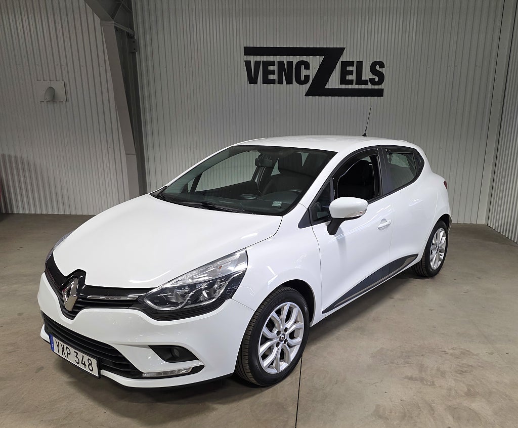Renault Clio 0.9 TCe Zen Navigation Kamkedja 5850 mil Mycket fin