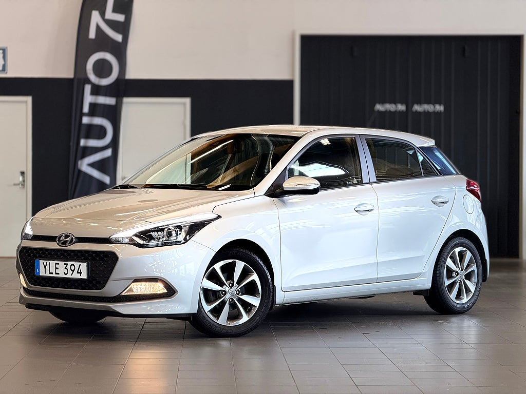 Hyundai i20 1.4 Premium / Automat / Rattvärme / 