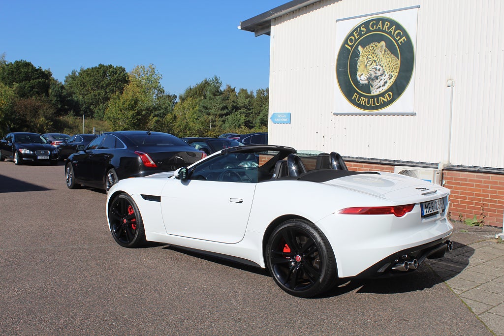 Jaguar F-TYPE R AWD Convertible 550 hk, extremt skick!