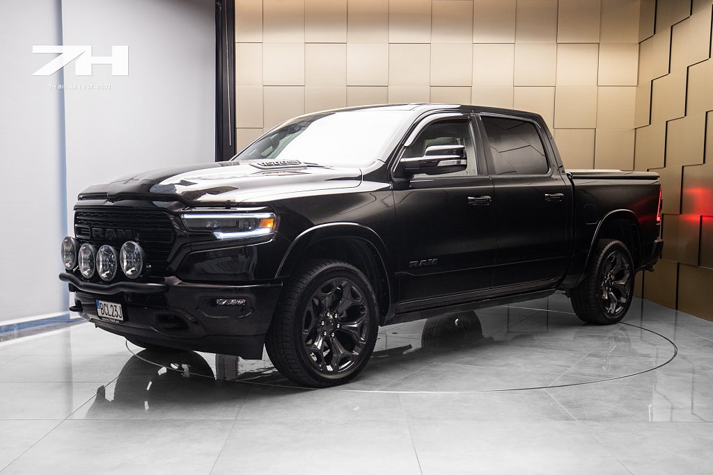 Dodge Ram 1500 Crew Cab 5.7 V8 HEMI Limited Night / Luftj / H&K / Flak