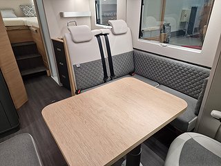 Husbil-halvintegrerad Adria MATRIX 670 SL 60Y 17 av 28