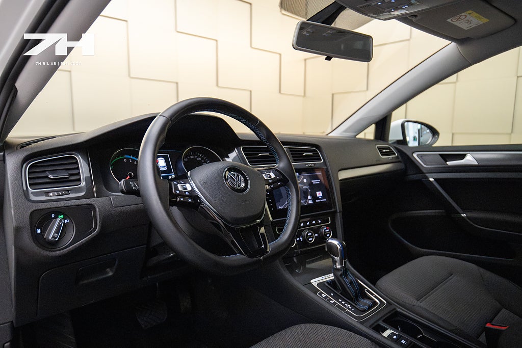 Volkswagen E-Golf e-Golf 136hk / Värmepump / Cockpit Navigation CarPlay