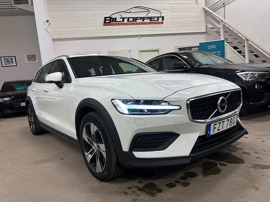 Volvo V60 Cross Country D4 AWD Momentum Drag / Backkamera