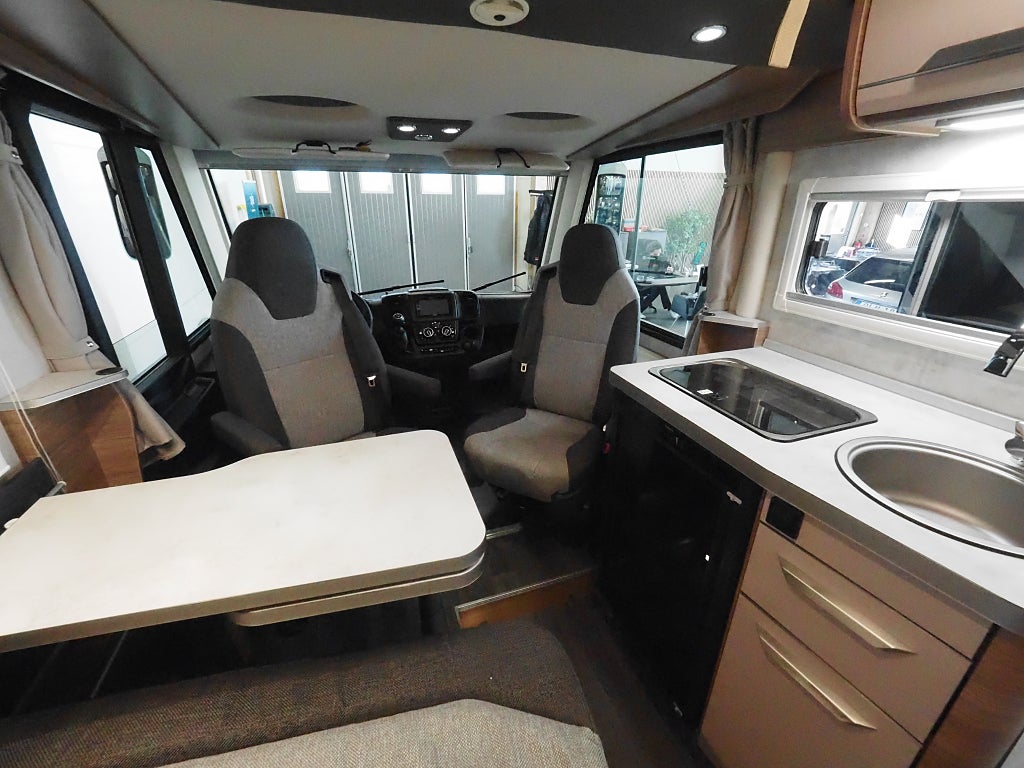 Knaus Van I 550 MF Cykelställ Markis 4 bäddar