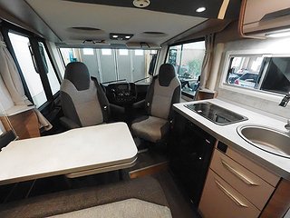 Husbil-integrerad Knaus Van i 550 MF 14 av 16