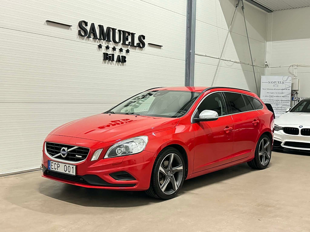 Volvo V60 T3 R-Design Endast 2 brukare Extremt välvårdad 