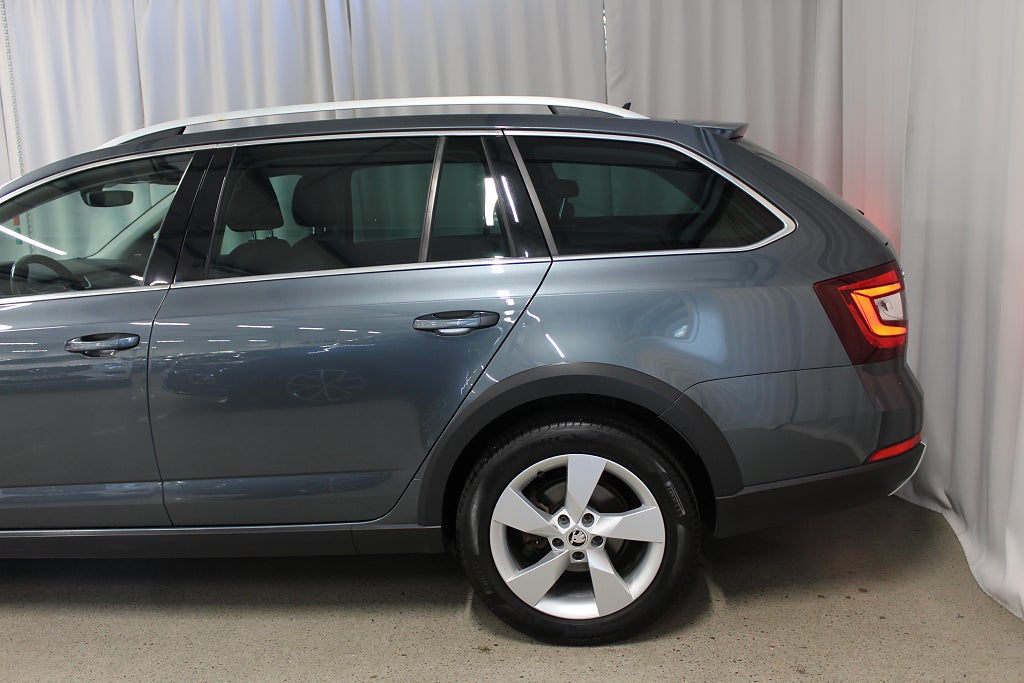 Skoda Octavia Scout 2.0 TDI 4x4 Premium Drag, Navi, S&V-hjul 3,99%