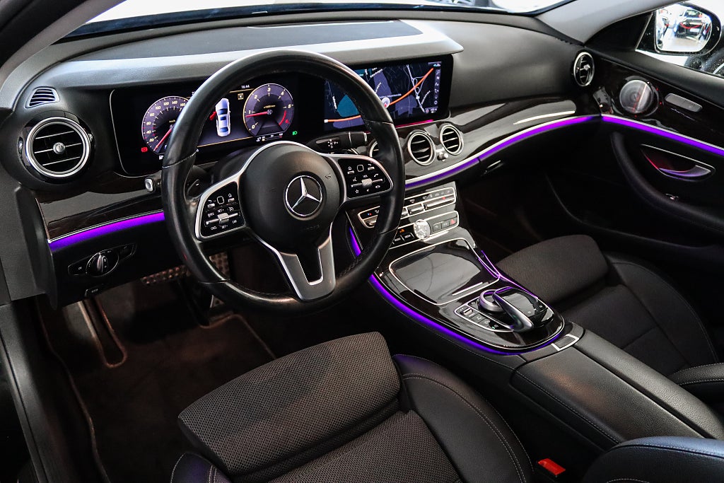 Mercedes-Benz E 220 d 4MATIC Widescreen Burmester Night Värmare Navi