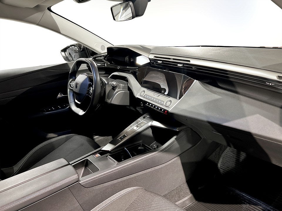 Bild på Peugeot 308 5D Active 1.2 PT 130hk Aut CARPLAY,P-SENSORER,KLIMATKONTROLL