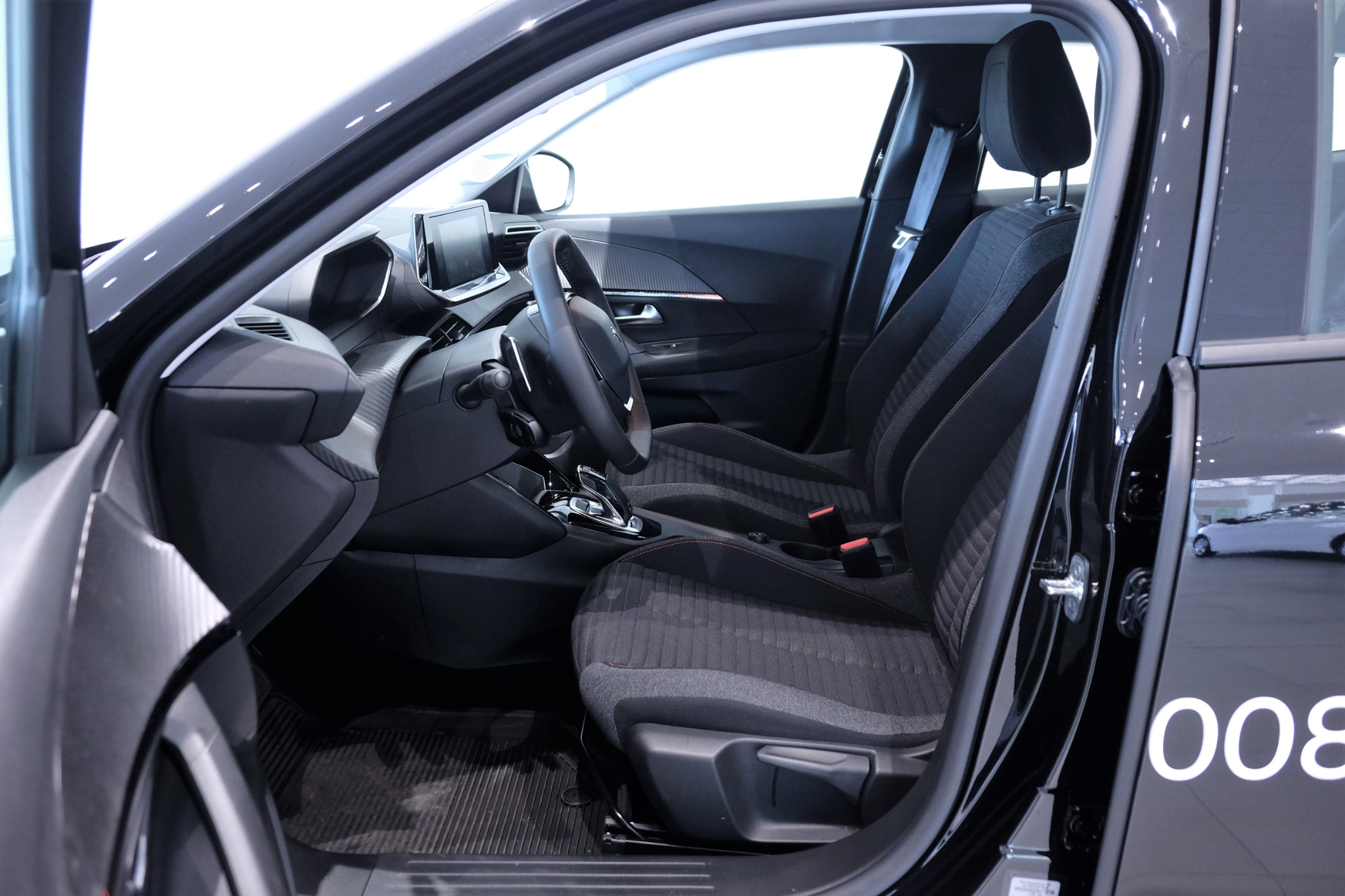 Peugeot 2008 2022, kuva 2/43