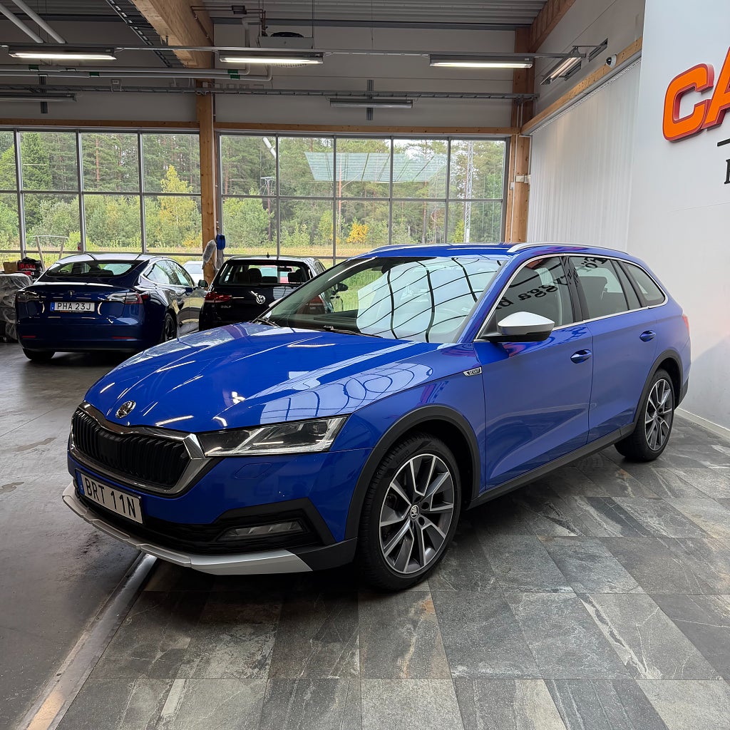Skoda Octavia Scout 2.0 TDI SCR 4x4 Backkamera Värmare Apple Carplay D