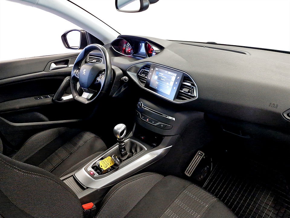 Bild på Peugeot 308 sw SW Allure 1.2 PT 130hk PANORAMA