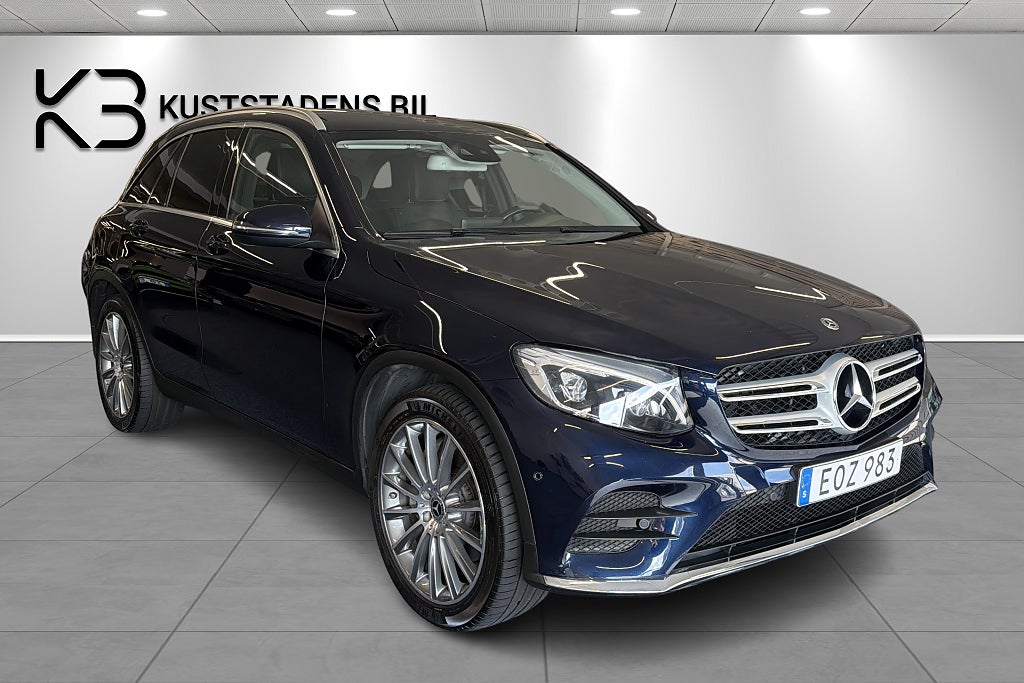 Mercedes-Benz GLC 220 d 4MATIC AMG Line Panorama Kamera Värmare Dragkrok