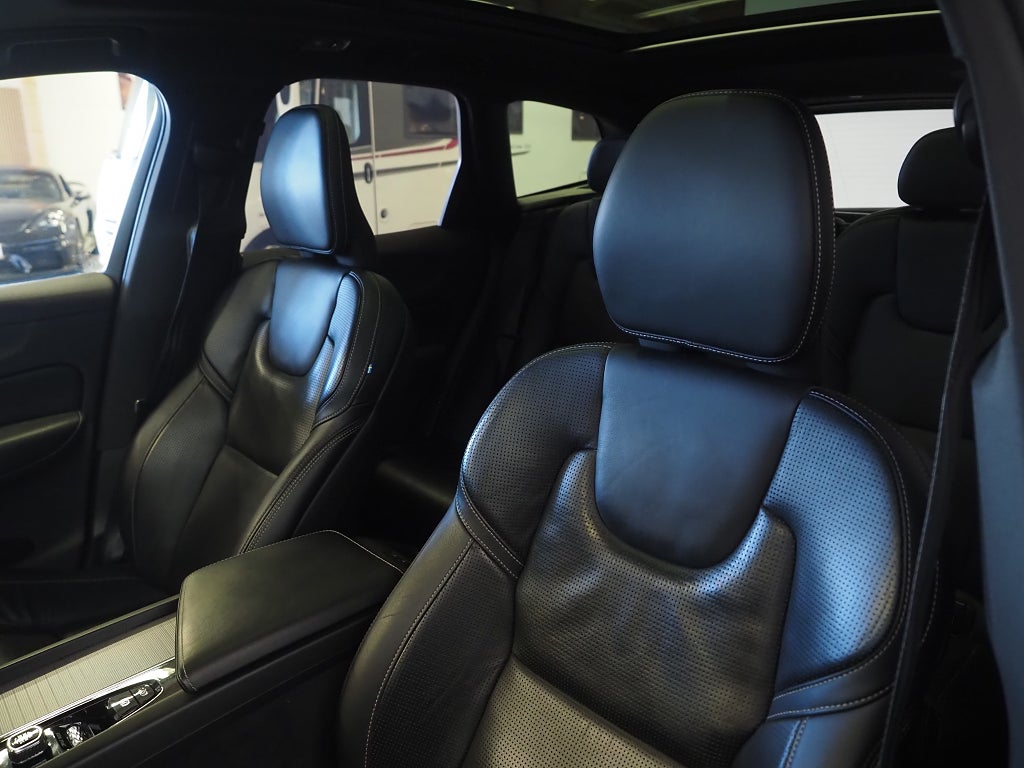 Volvo XC60 T8 392hk AWD R-Design B&W Luft 22" Pano Drag Se Spec! 2020