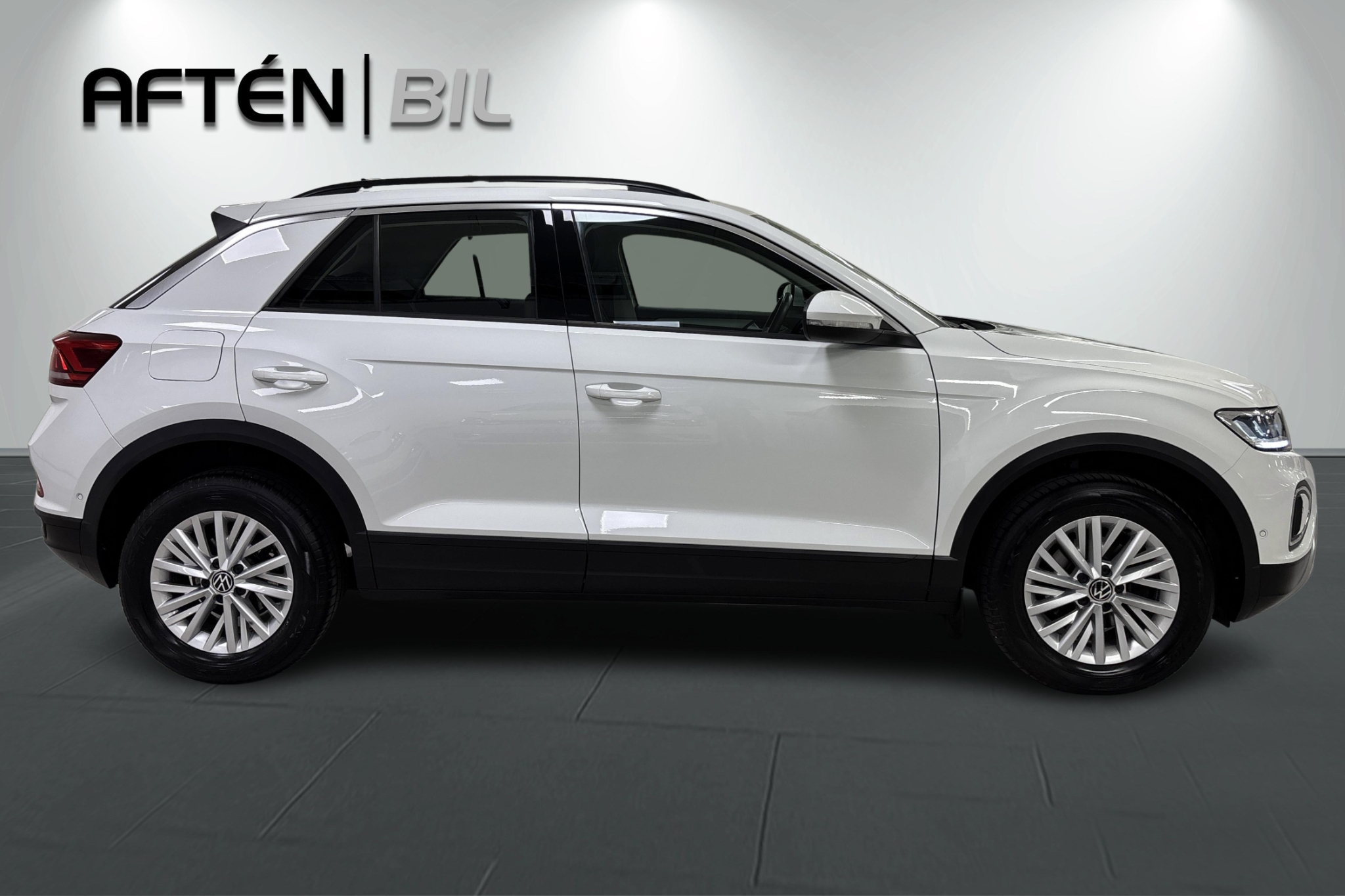 Volkswagen T-Roc 1.5 TSI DSG 2023, bild 6/10