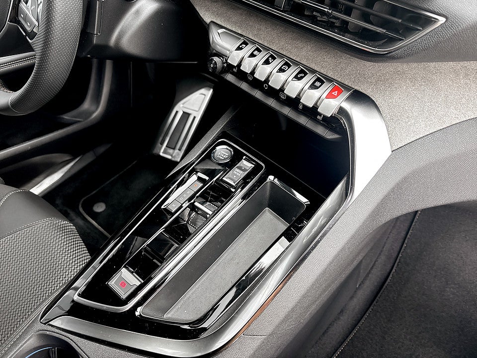 Bild på Peugeot 3008 GT 1.2 PT 130hk Aut B-KAMERA CARPLAY