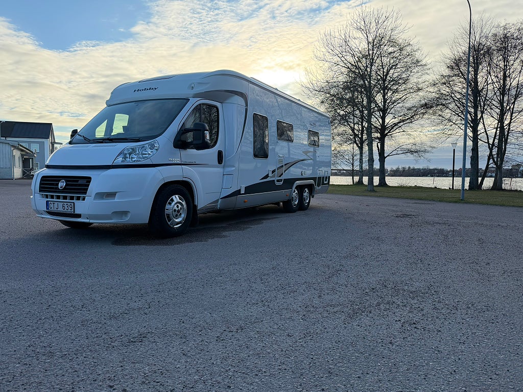 Hobby D 750 ELC 3,0 158hk Hydrauliska stödben