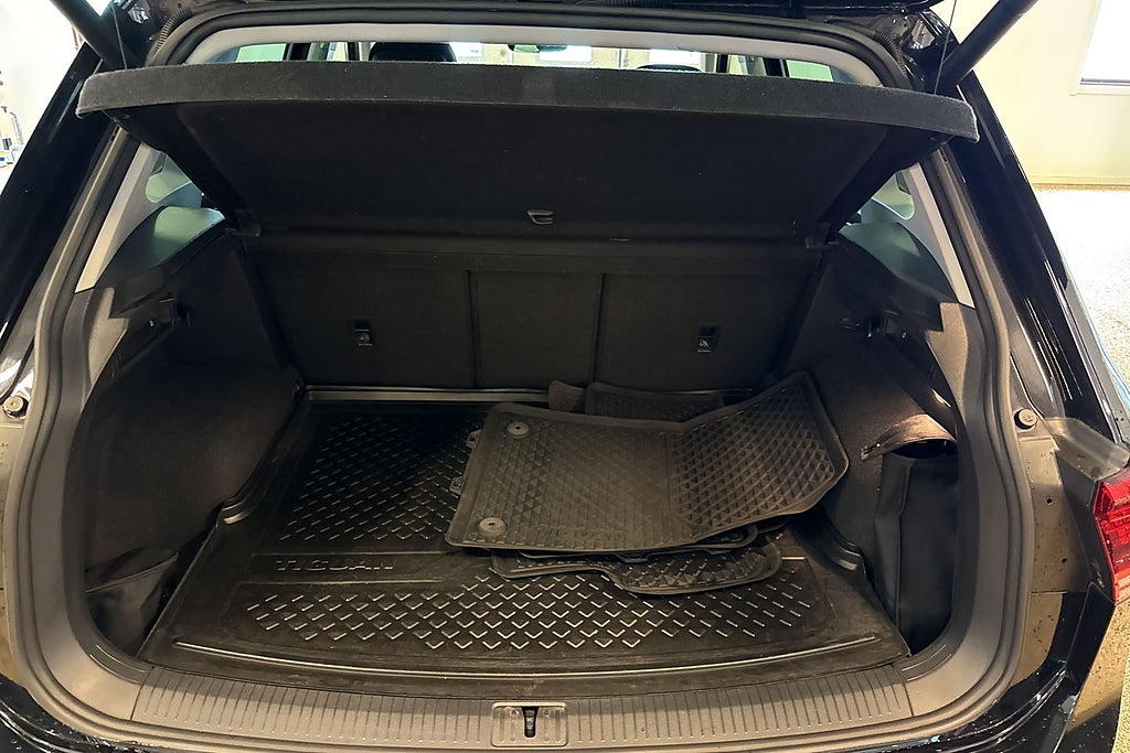 Volkswagen Tiguan 2.0 TDI DPF SCR 4Motion GT Drag Värmare Cockpit  miniatyr 18