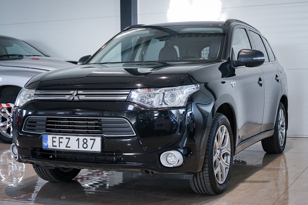 Mitsubishi Outlander PHEV CVT Business Plug-in Hybrid Navi Kamera Dragkrok