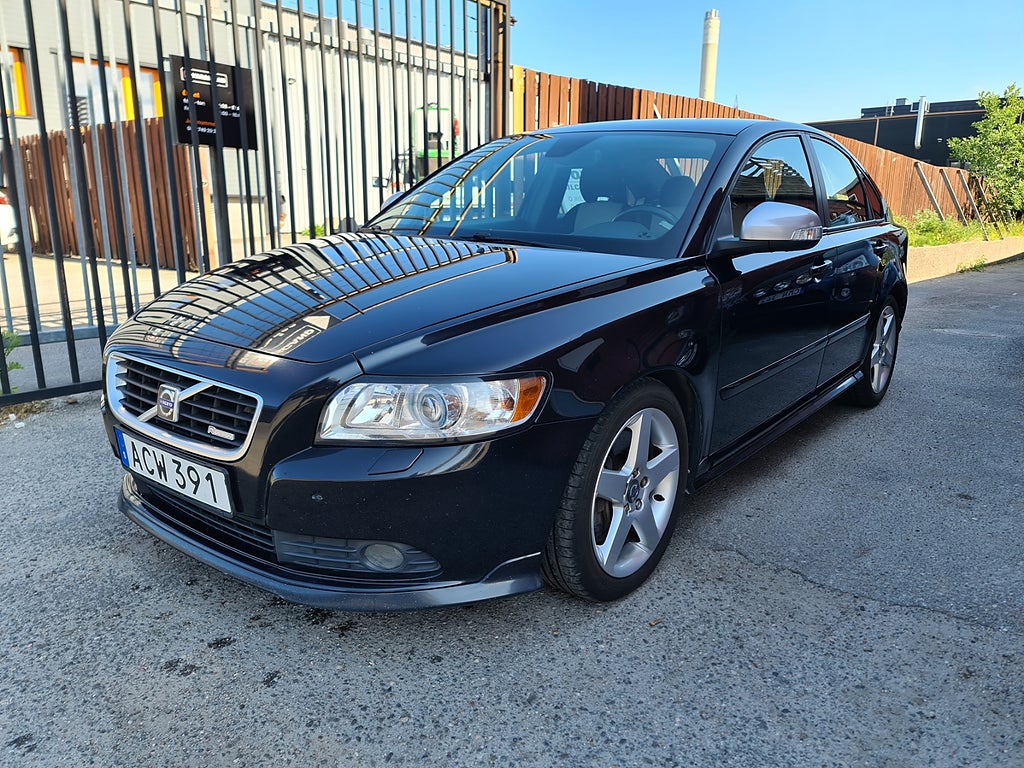 Volvo S40 D5 Automat ,  R-Design 180hk